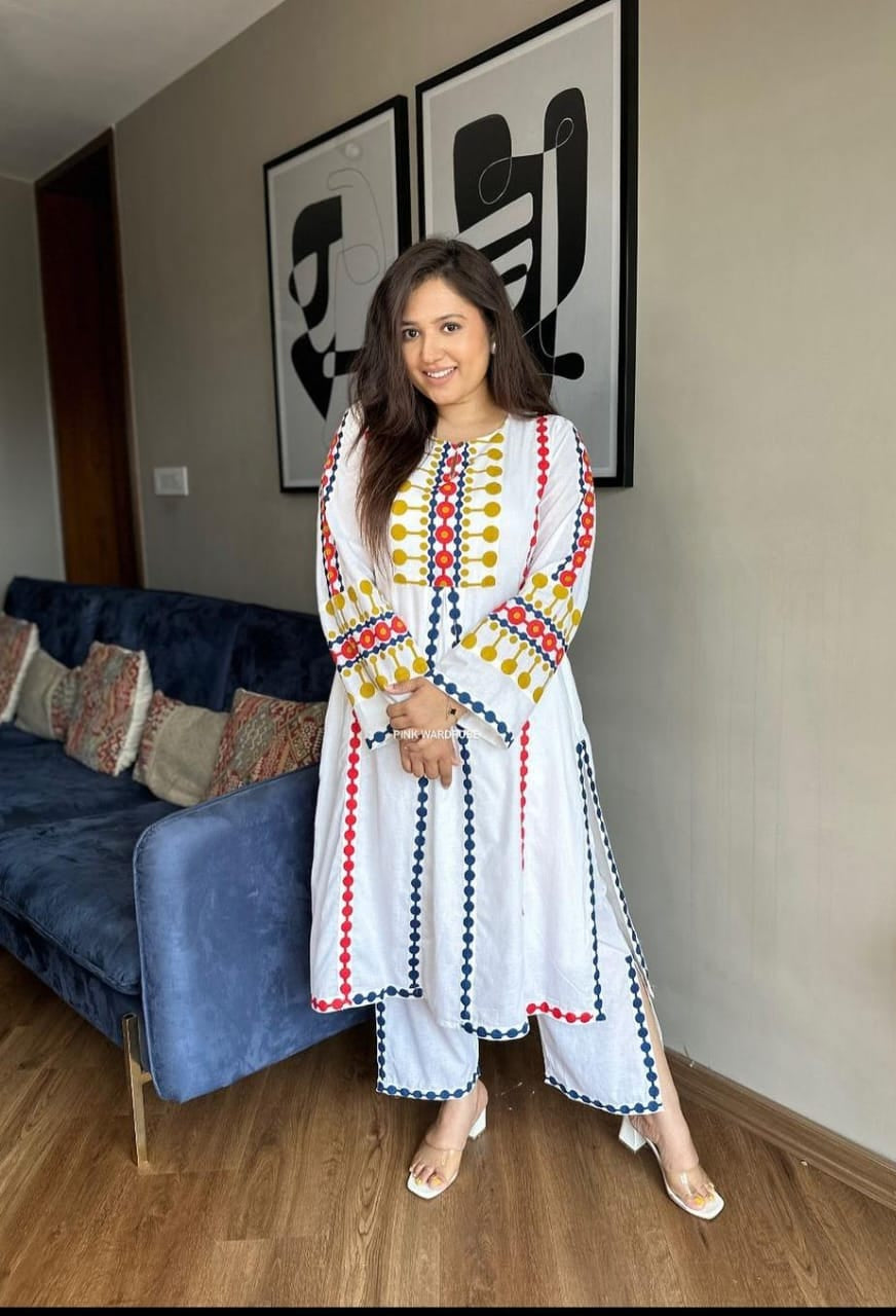 Heavy 2 Pcs Suit with Lakhnavi work